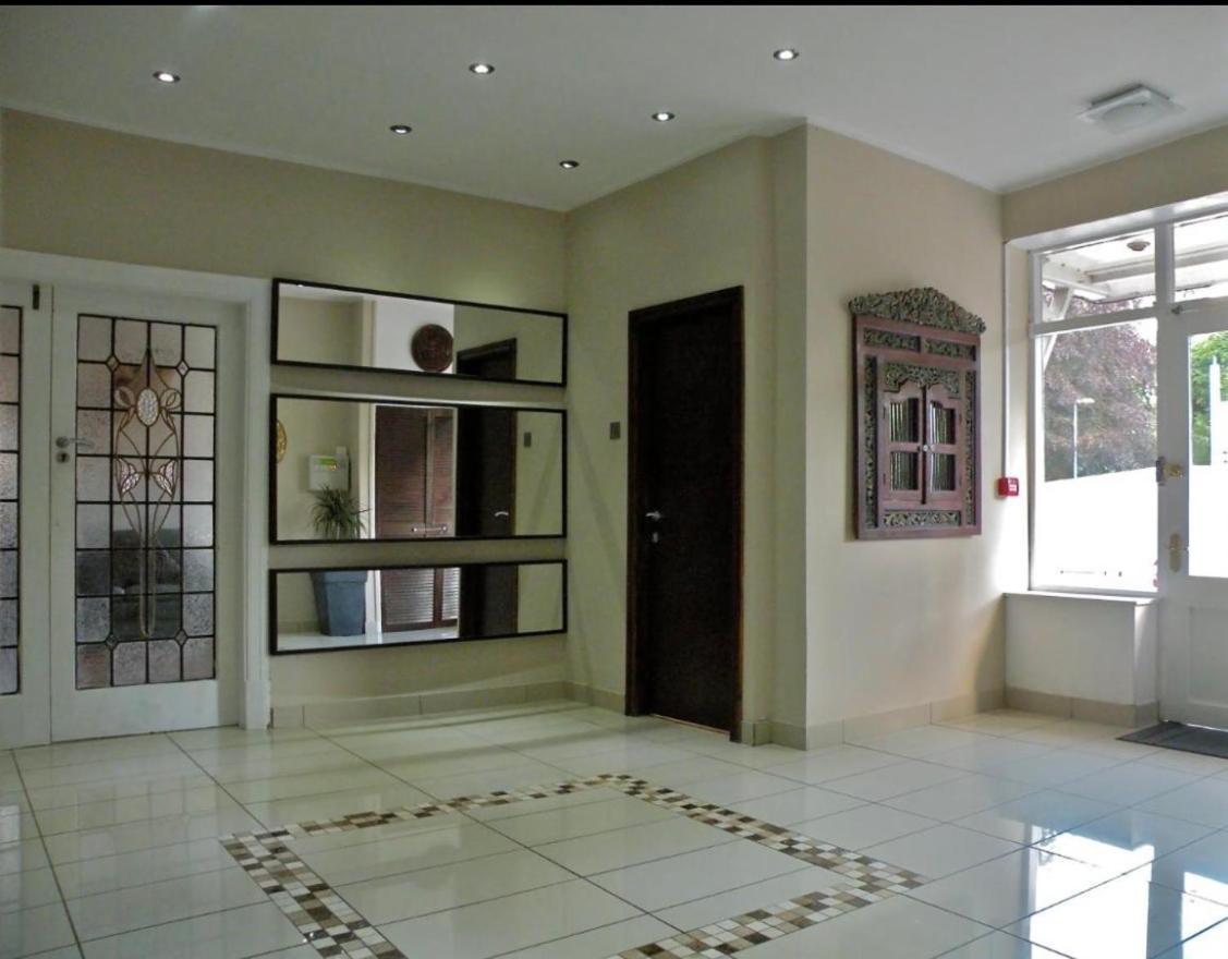 Park Crescent Hotel Manchester Extérieur photo